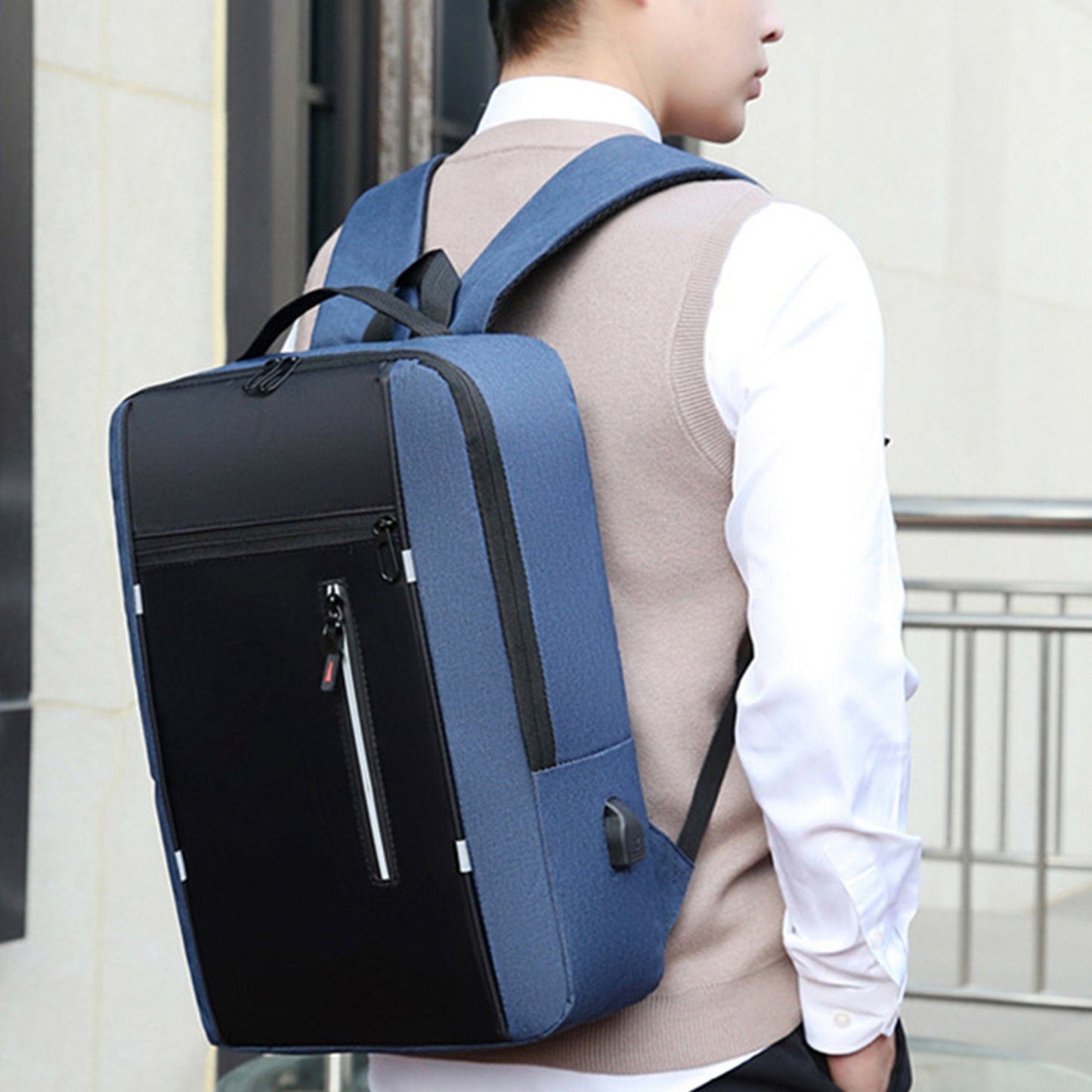 Multifunktionaler Sportrucksack mit Laptopfach und USB-Ladeanschluss für Unterwegs