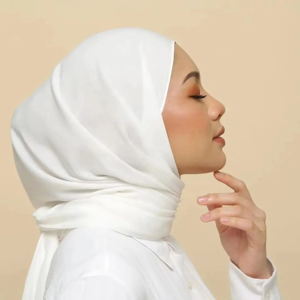 Hijab Satin Silk 5 Farbe 90-90 CM Leicht 60g Optimaler Halt und Hoher Tragekomfor