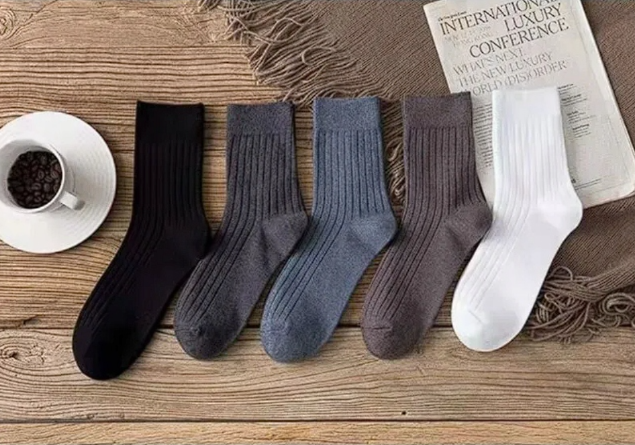 5 Paar Lange Unisex Socken - Weich und Vielseitig in Klassischen Farben