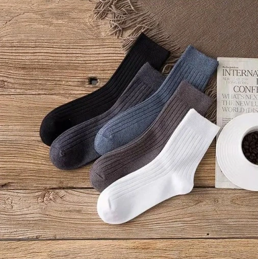 5 Paar Lange Unisex Socken - Weich und Vielseitig in Klassischen Farben